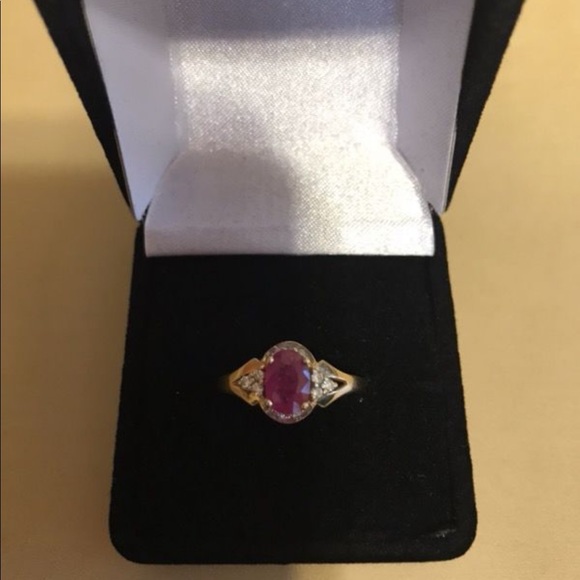 ❌❌SOLD❌❌18K Solid Yellow Gold Ruby Natural Diamonds Ring size 7 stamped 18K - Picture 7 of 8